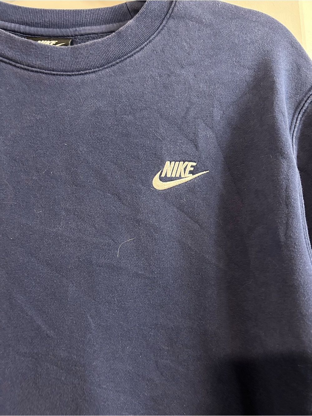 Nike Men's Navy Blue Crewneck Sweatshirt with White Logo - Picture 2 of 5